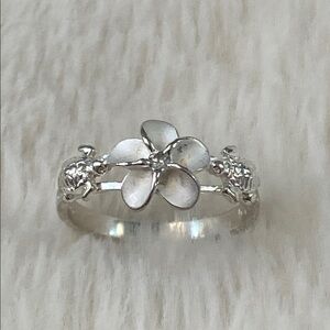 Hawaiian Flower Ring